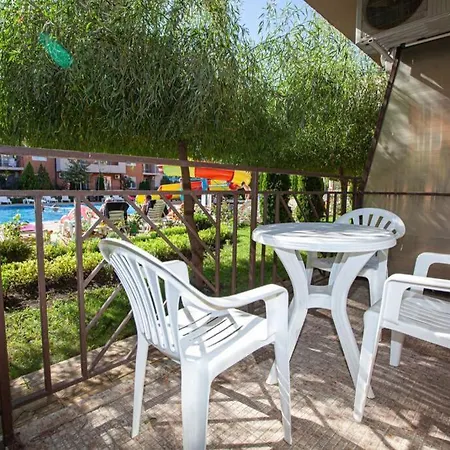 Апартамент STUDIO в апарт-отеле  Holiday Fort Golf Club Слънчев бряг