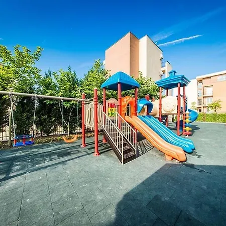 STUDIO в апарт-отеле  Holiday Fort Golf Club * Слънчев бряг
