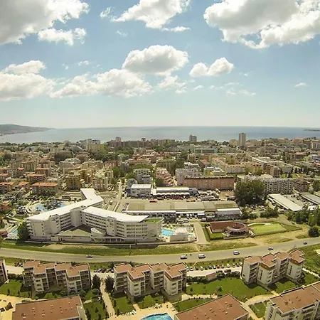 Апартамент STUDIO в апарт-отеле  Holiday Fort Golf Club *