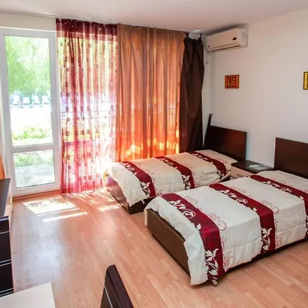 STUDIO в апарт-отеле  Holiday Fort Golf Club * Слънчев бряг
